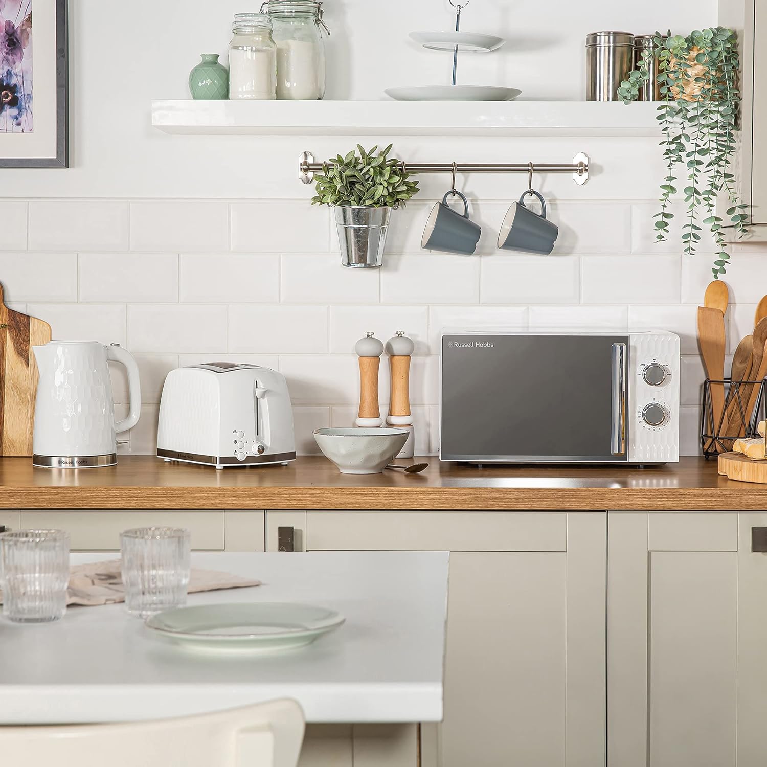 Russell Hobbs Honeycomb RHMM715G 17 Liter 700 W Grau Solo manuelle Mikrowelle mit 5 Leistungsstufen, integrierter Timer und Auftaufunktion