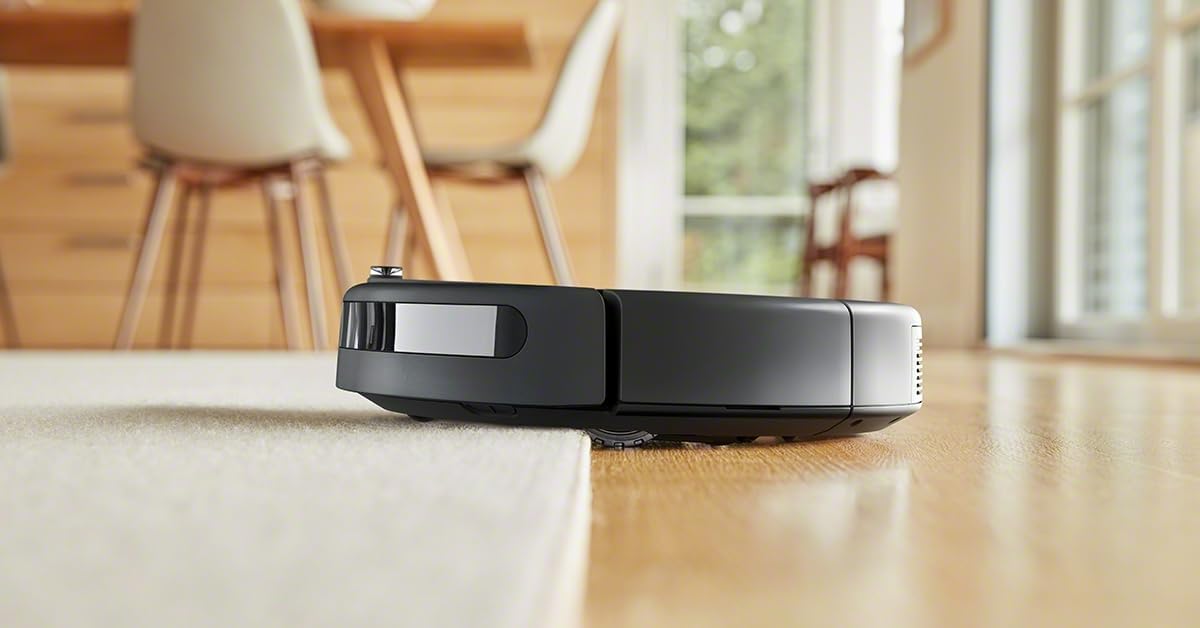 iRobot Roomba Combo Essential Saug- und Wischroboter (Y0112), leistungsstarkes Saugen und Wischen, 4-Stufen-Reinigungssystem, 3 Saugstufen, Spot-Cleaning, steuerbar über App, Tasten oder Sprache, Wei